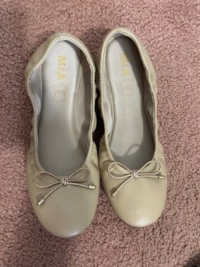 MIA Women's Taupe Bow Ballet Flats